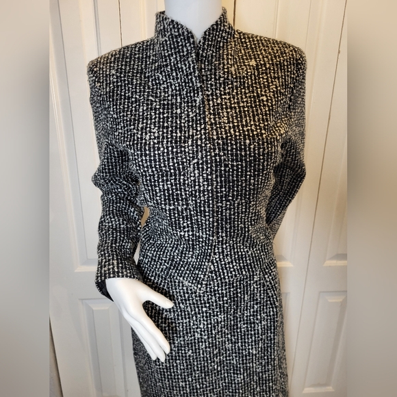 J.R.T Vintage Chic Black and White Tweed Blazer And Skirt - Picture 5 of 7